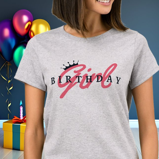 Birthday Girl Typography & Krona, enkel,modern T Shirt (Skapare uppladdad)