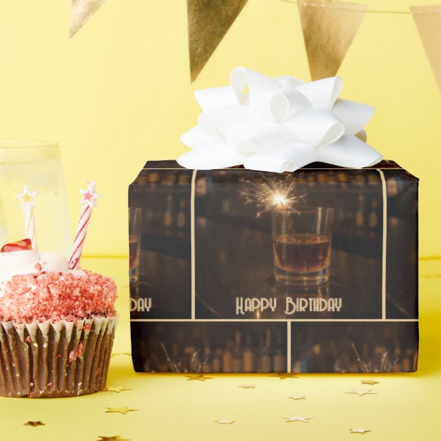 Birthday Party Sparkler In a Glass Of Whiskey Presentpapper (Födelsedagsfest)