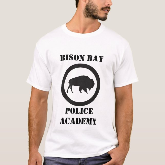 Bison Bay Police Academy Tee (Framsida)