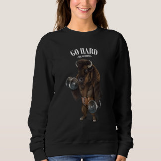 Bison Buffalo Bull Muscle Training med Dumbbell I T Shirt