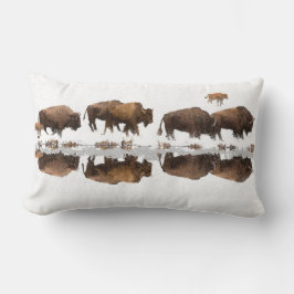 Bison Roaming i Winter Snö | Lumbarkudde