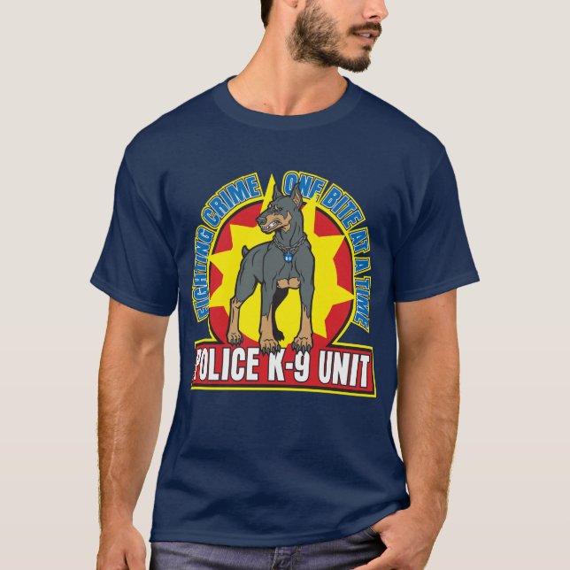 Bita för Doberman K9 Tee Shirt (Framsida)