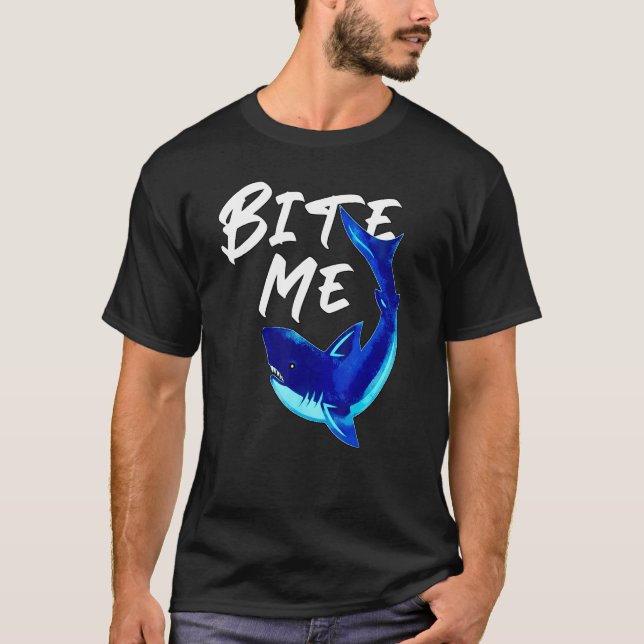 Bita Me Shark T Shirt (Framsida)