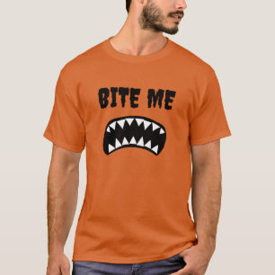 Bita mig roligt Halloween för att skjorta för mana T Shirt