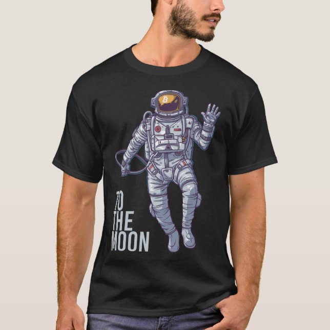 Bitcoin astronaut mot Måne - Ljust text T Shirt (Framsida)