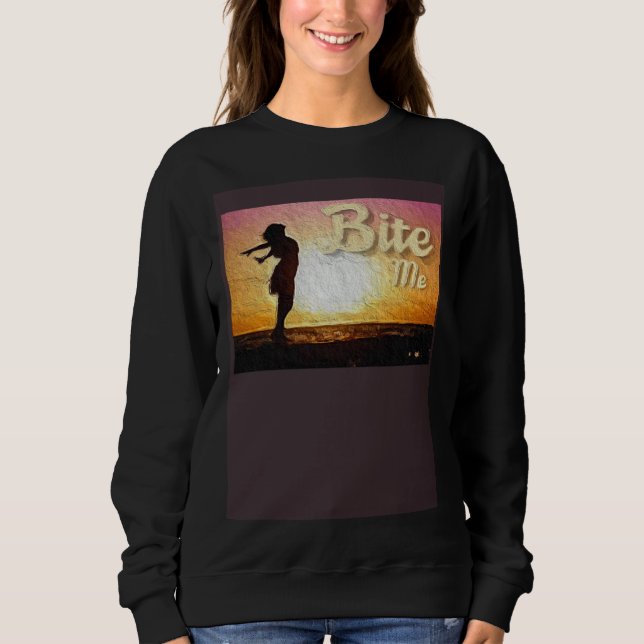 Bite Me Girl on Beach Painting T Shirt (Framsida)