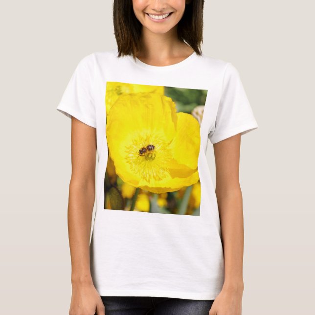 Bivarg badad i gult  t shirt (Framsida)