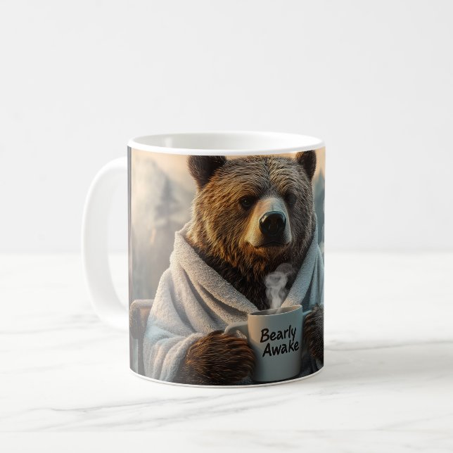 Björn i morgonrock som håller kaffemugg (Framsida vänster)