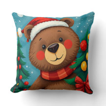 Björn i Santa Hat bland Julgranar