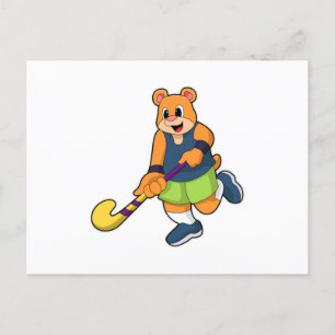Björn på hockey med hockeyklubba vykort