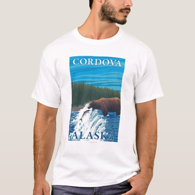 Björn som fiskar i floden - Cordova, Alaska T-shirt (Framsida)