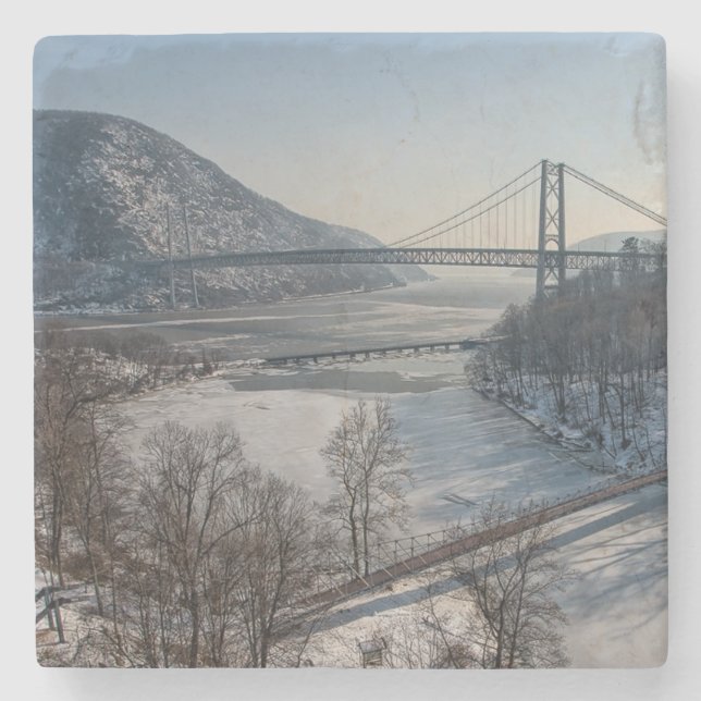 Björnberg överbryggar stenunderlägg (Framsidan)