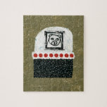 Björnen är föråldrad pussel<br><div class="desc">Lustigt svart och vitt björn teckning över abstrakt med feta prickar,  vitt skrapat inslag över och svart och vit prick under,  allt på en brinnande guld texturerad bakgrund.</div>