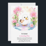 Bjud av anka Kids Girl Birthday-inbjudan Inbjudningar<br><div class="desc">Förbered dig på fågeln äventyr som aldrig förr med vår inbjudan till Anka Barns födelsedag. Den här fängslande designen visar en söt anka mitt i visuella detaljer, och lovar en dag fylld med upphetsning, äventyr och firande. Bild gladde sig åt att unga ansikte fick denna unika inbjudan och transporterade dem...</div>