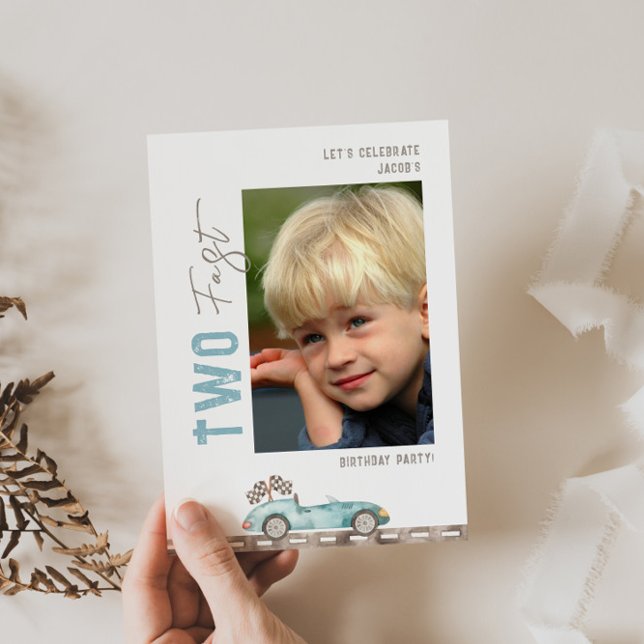 Bjud på födelsedag med två snabbbilsbilder i Tävli Inbjudningar (Skapare uppladdad)