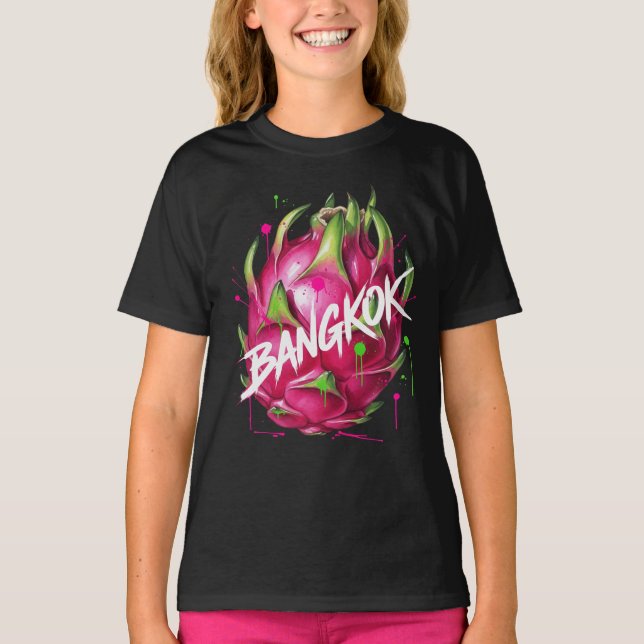 Bjuda in Bangkok, Dragon Fruit, av Natasha Us T Shirt (Framsida)