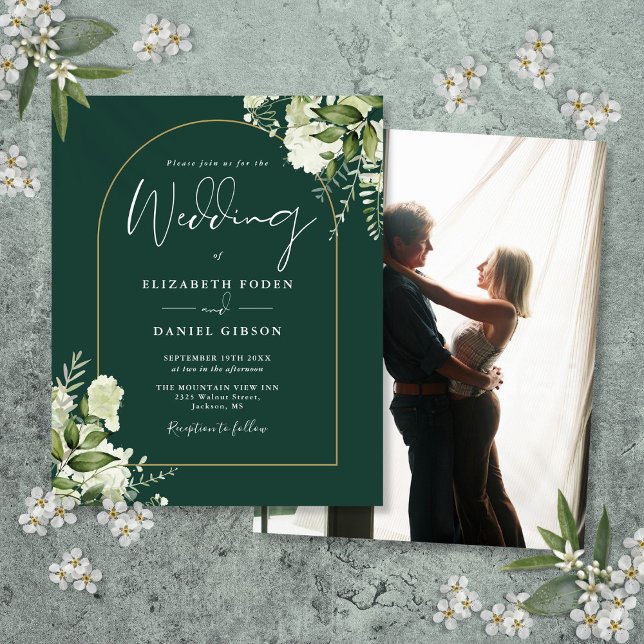 Bjudinbjudan till Blommigt av budgeterad Grönt för (Budget Green Floral Arch Photo Wedding Invite)