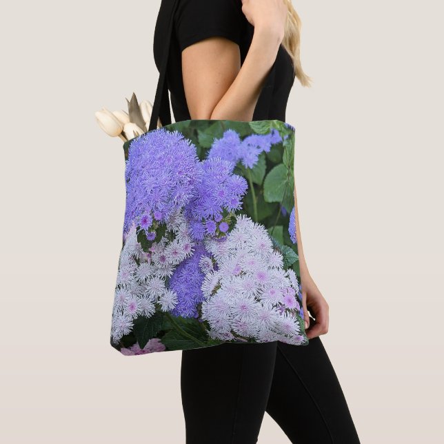 Blå Ageratumblommor Blommig Tygkasse (Närbild)
