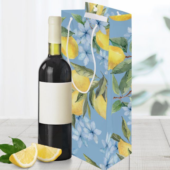 Blå akvarell citron & blomma vin presentpåse (Trendy Sweet Watercolor Lemon & Flower Wine Gift Bag in Dusty Slate Blue.)