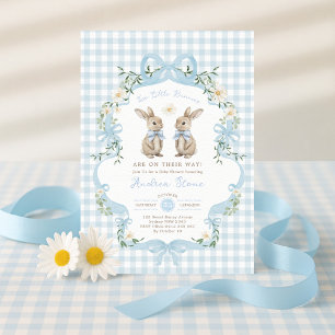 Blå båge tvillingpojkar kanin baby shower inbjudningar