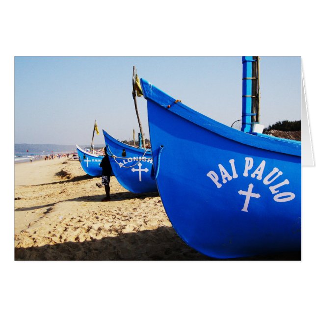 Blå båtar på Candolim Beach Goa Indien Hälsningskort (Framsidan Horizontal)