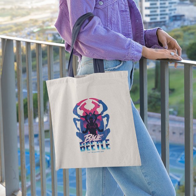 Blå Beetle Retrowave kontra Graphic Tygkasse (Person carrying tote bag)