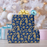 Blå blått blåfenad bläckfisk vid sommarhästen Möns Presentpapper<br><div class="desc">Denna vackra pappra julomslutning vid kusterna har ett sjöhav mönster i guld glitter, sjöar, sjöar och myggor på marin blå bakgrund, för en helgdag av kusten. Om du vill ha den här utformningen på fler produkter eller andra färgrutor, eller om du vill ha andra designrelaterade frågor, kontakta mig genom Zazzle-Chattan....</div>