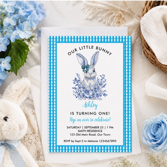 Blå Blommig Kanin 1-årsfest för Barn Inbjudningar (Blue Floral Rabbit 1st Birthday for Kids Invitation)