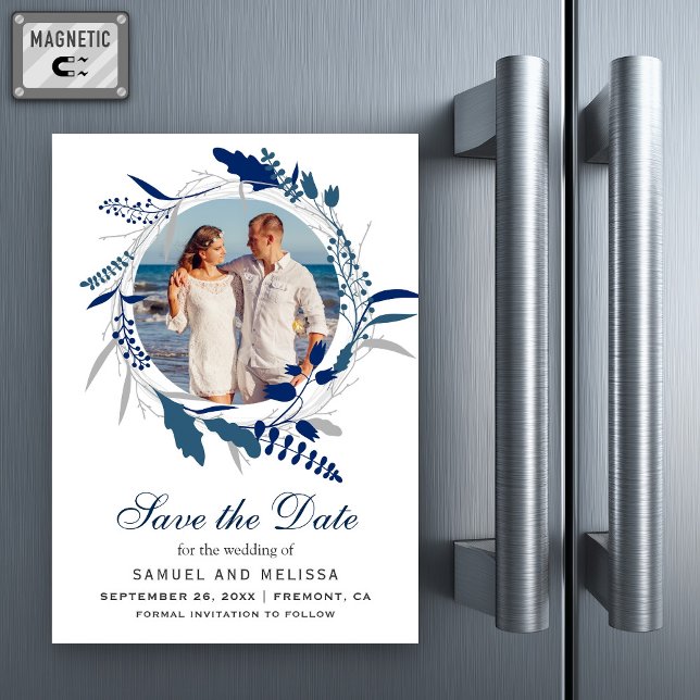 Blå Blommig Krans Foto Bröllop Save the Date Magnetisk Inbjudningskort (Skapare uppladdad)