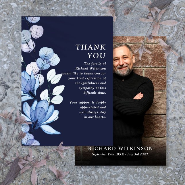 Blå Blommig Minnesfirande Av Livsfoto Tack Kort (Blue Floral Memorial Celebration Of Life Photo Thank You Card)