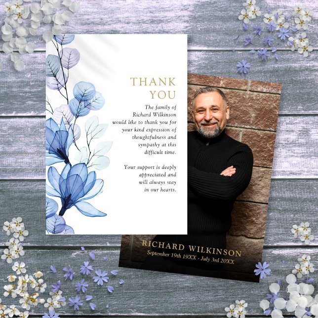 Blå Blommig Minnesfirande Av Livsfoto Tack Kort (Blue Floral Memorial Celebration Of Life Photo Thank You Card)