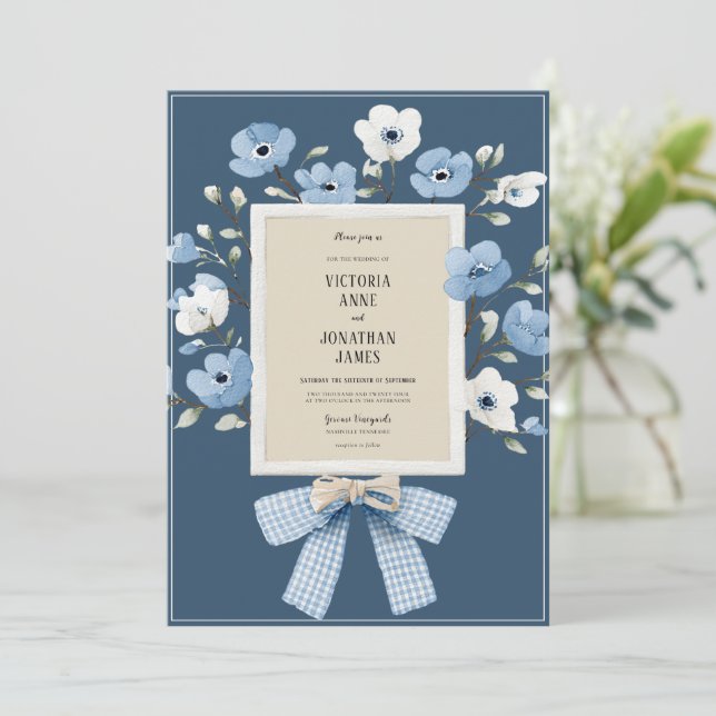 Blå Blommig Vintage Whimsisk Bröllopsinbjudan Inbjudningar (Stående Fram)