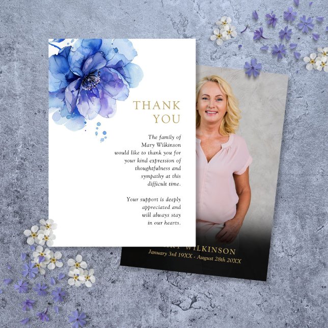 Blå Blommigt Firande i livets begravningsfoto Tack Kort (Blue Floral Celebration Of Life Funeral Photo Thank You Card)
