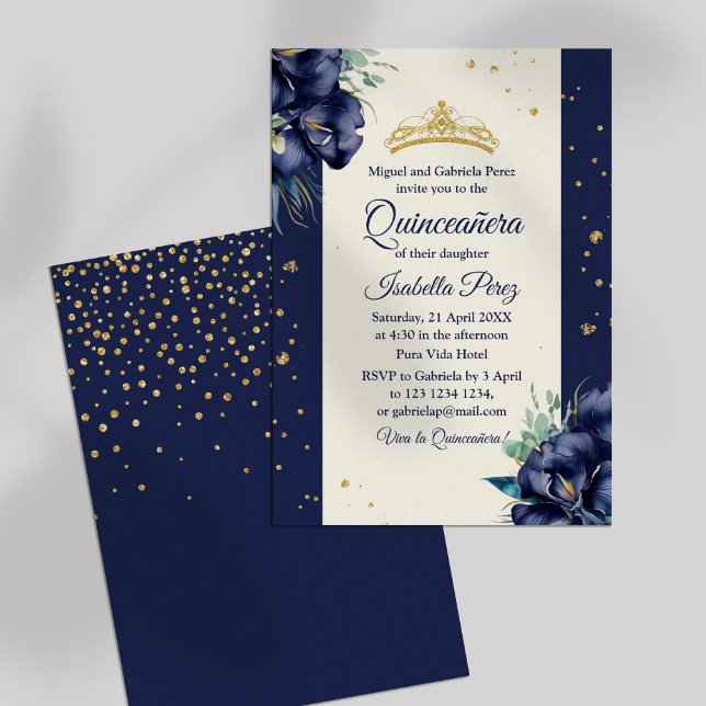 Blå Blommigt i flottan och Guld Tiara Quinceanera Inbjudningar (Navy Blue Floral and Gold Tiara Quinceanera Invitation on off-white background.)