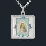 Blå Blommigt |Underordnad | Virgin Mary | RELIGIÖS Sterling Silver Halsband<br><div class="desc">Detta är en underbar bild av det välsignade Mor som ett ungt barn med blåa blommor i bakgrunden.</div>