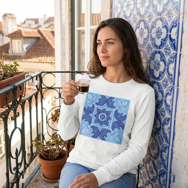 Blå Blommigten Tile Mönster Vintage Mediterranean T Shirt (Skapare uppladdad)