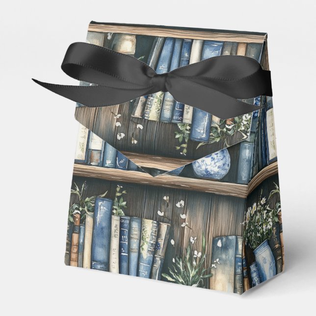 Blå böcker och blommor på bokhylla presentaskar (Framsidan Sidan)