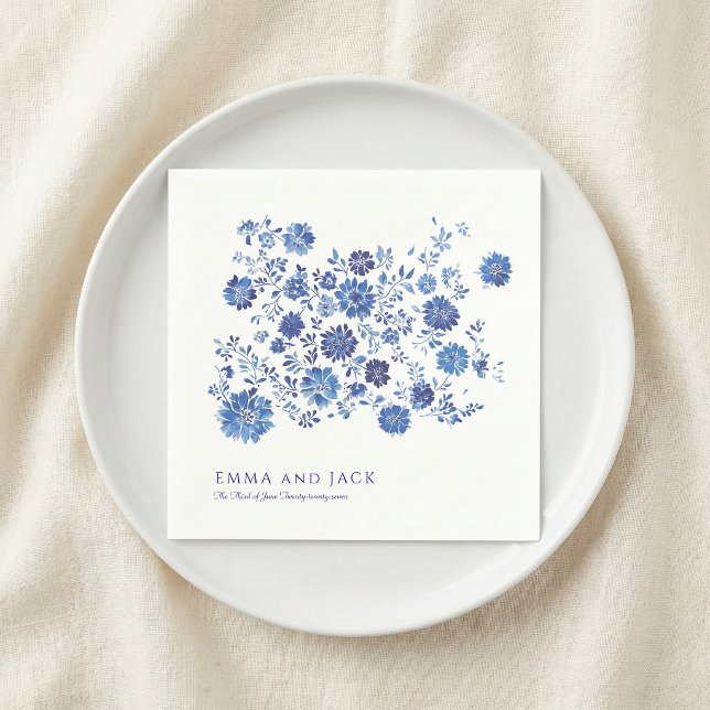 Blå Chinoiserie Blommig Bröllop namnen och datum Pappersservett (Blue Chinoiserie Floral Wedding names and date Napkins)