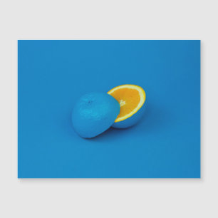 blå citron i två halvor