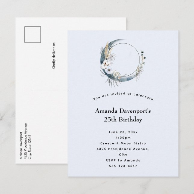 Blå Crescent Måne med vita blommor Födelsedag Inbjudan Vykort (Fram/baksida)