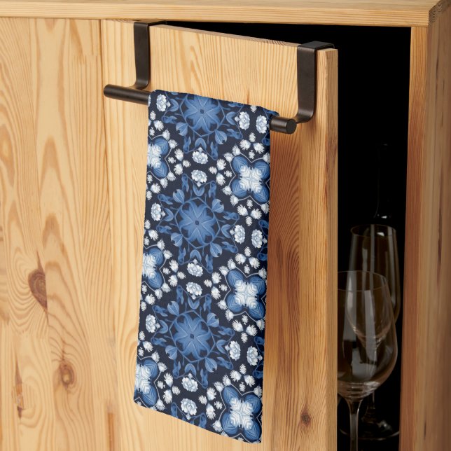 Blå Delft Bloom - Blå Blommigt Tile Mönster Kökshandduk (Thirds Fold)