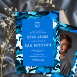 Blå färgton, Anpassningsbar Foto Pub Bat mitzvah Inbjudningar<br><div class="desc">Perfekt-kort för att tillkännage ett bat mitzvah, pub mitzvah eller annat judiskt firande! Hand gjorde abstrakt konst åt dig på framsidan och baksidan! FULLT ANPASSADE! Klicka på "Anpassa" ovan om du vill redigera texten. Klicka på "Redigera med verktyg" om du vill justera typsnitt, färg och placeringar och ta bort baksidans...</div>