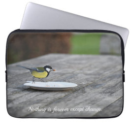 Blå fläkt Matande av en kummelplatta med citat Laptop Fodral