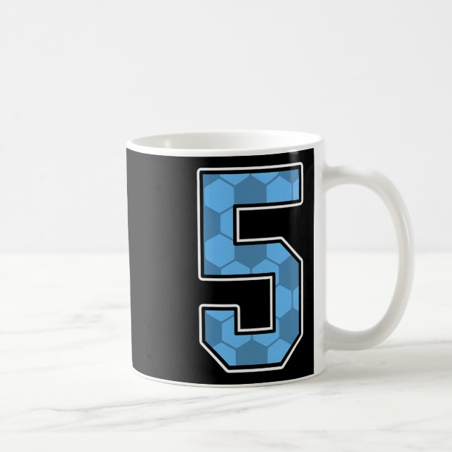 Blå fotbollsmönster nummer 5 tröja spelare uniform kaffemugg (Höger)