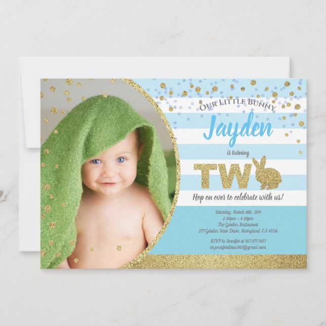Blå fotobjudan för kaninpojkens 2-årsdag inbjudningar (Framsida)