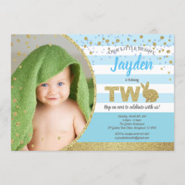 Blå fotobjudan till kaninpojken på 2-årsdagen inbjudningar