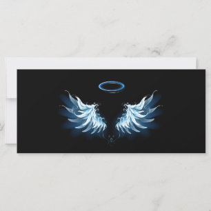 Blå glowing Angel Vingar på svart bakgrund