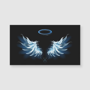 Blå glowing Angel Vingar på svart bakgrund