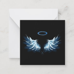 Blå glowing Angel Vingar på svart bakgrund Anteckningskort
