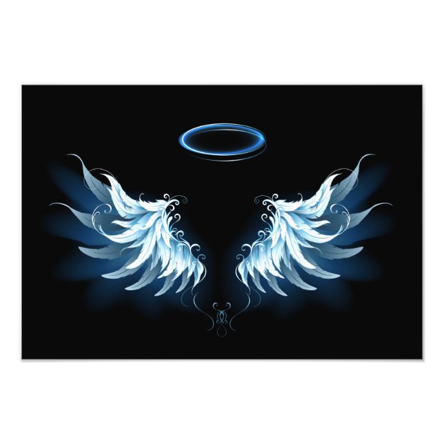 Blå glowing Angel Vingar på svart bakgrund Fototryck (Framsidan)